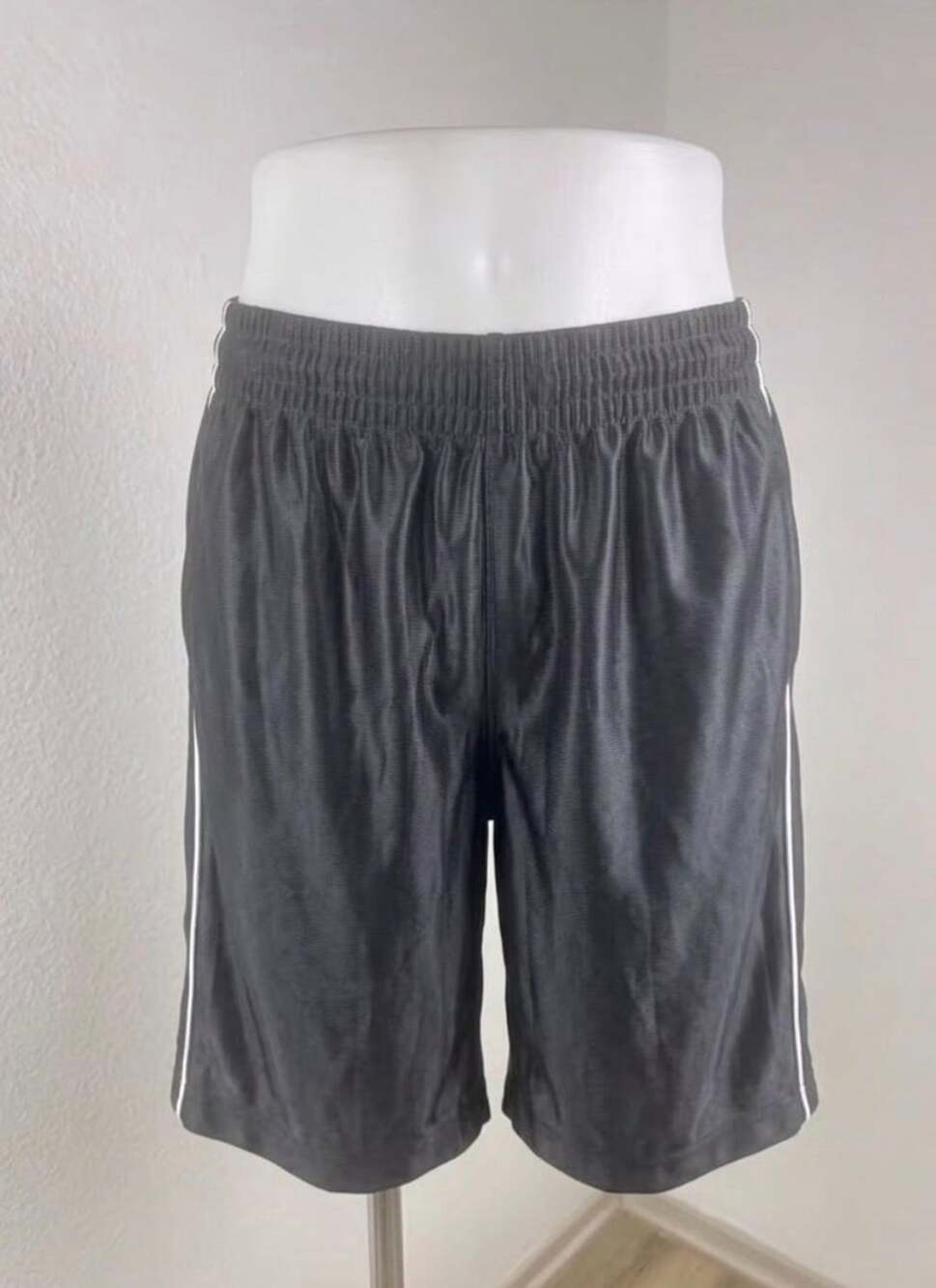 Pro Spirit Athletic Gear Basketball Shorts Size XL 14/16 Black White